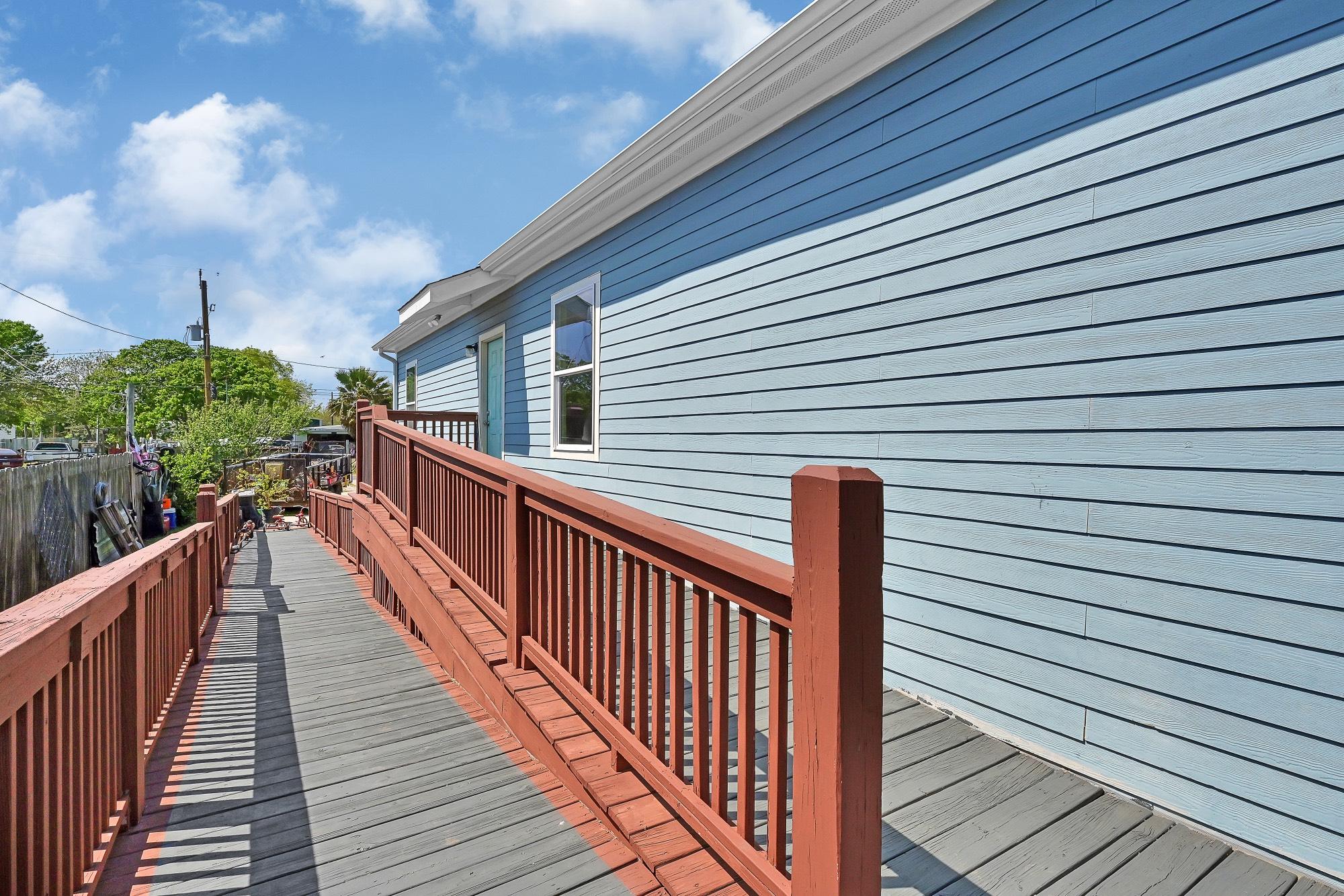 Image 4: This Home is equipped with a wheelchair ramp