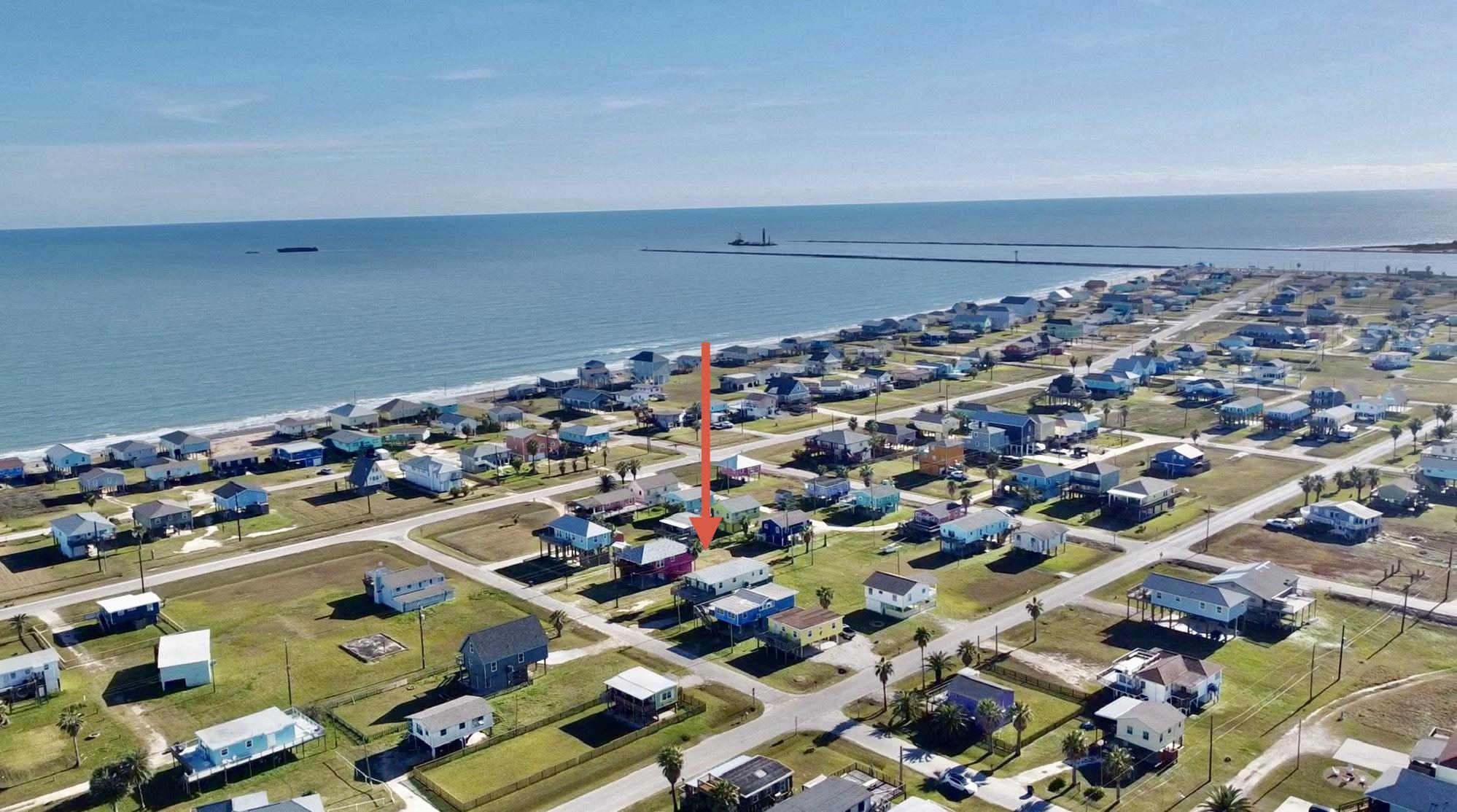 Image 2: Located in the heart of Surfside Beach