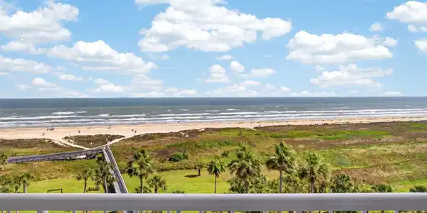 Image 3: Experience the ultimate coastal lifestyle with mul