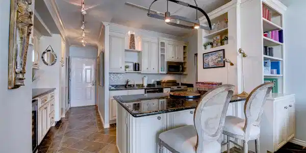 Image 2: Fabulous kitchen!