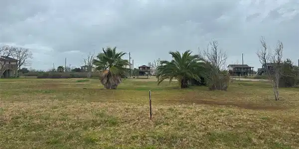 Lots 9-10 Front Avenue