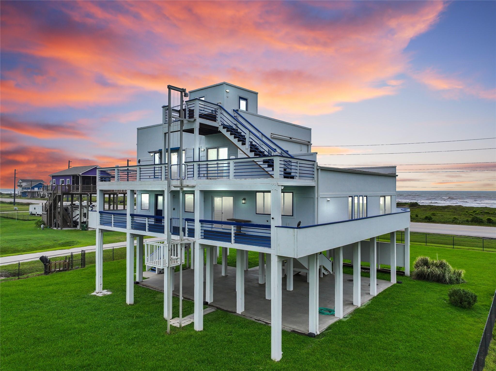 Image 4: Back of house facing the Bay.
