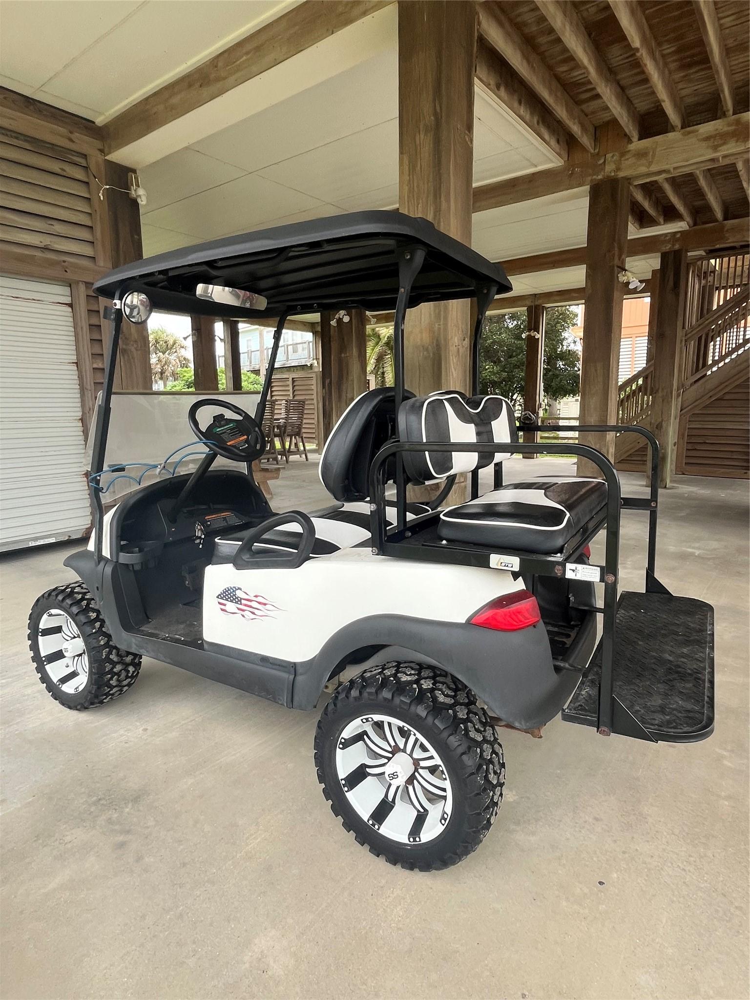 Image 4: Golf cart included!