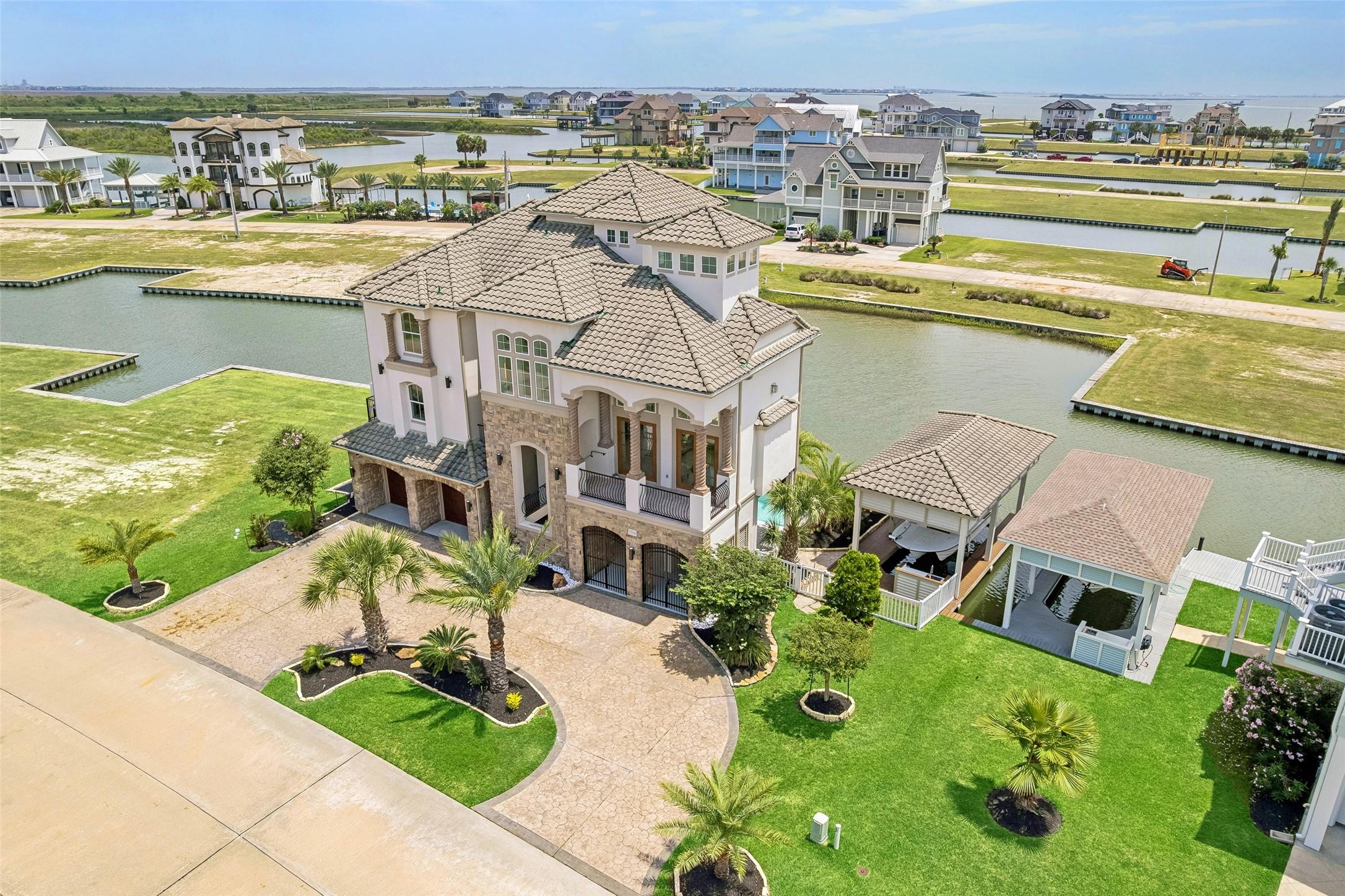 Image 2: Ideally positioned in a prime East facing waterfro