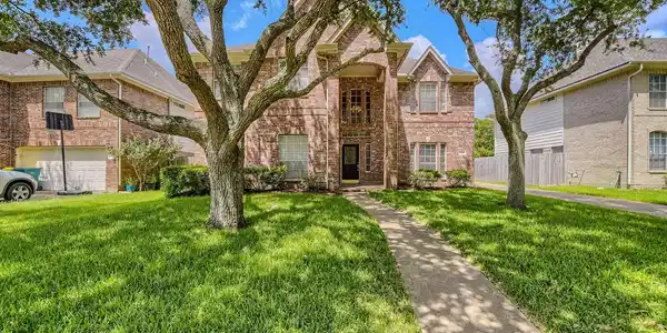 2513 La Rochelle Court