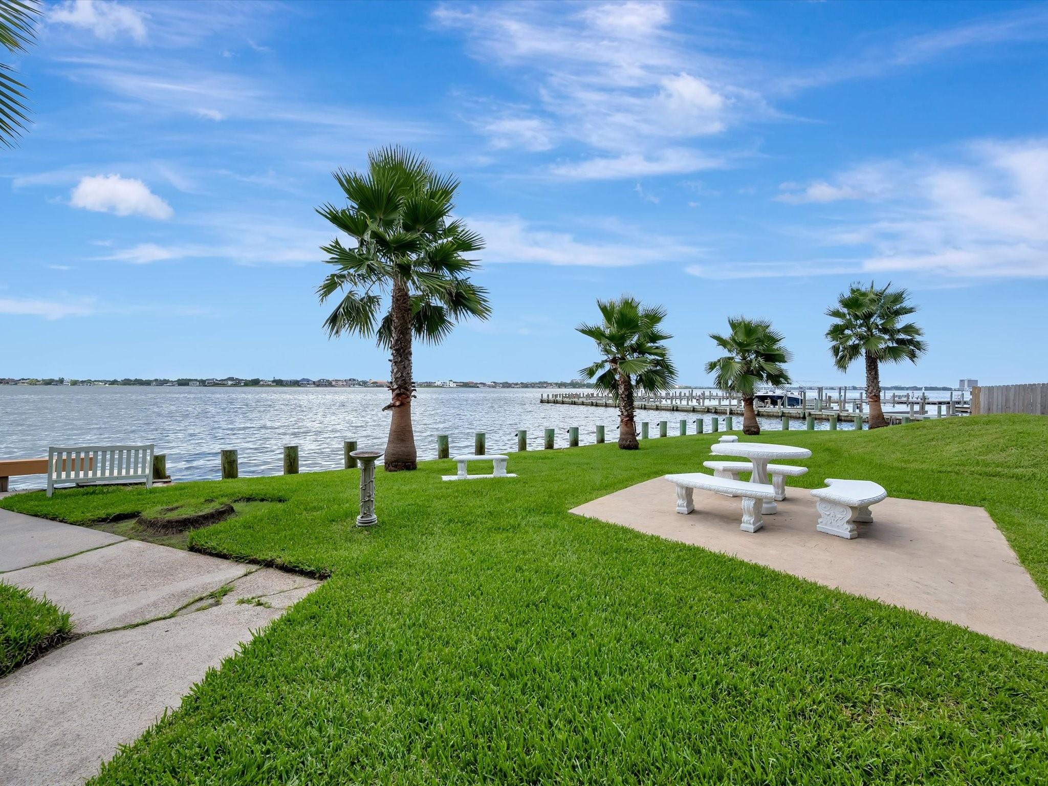Image 3: COMMON GROUNDS WATERFRONT