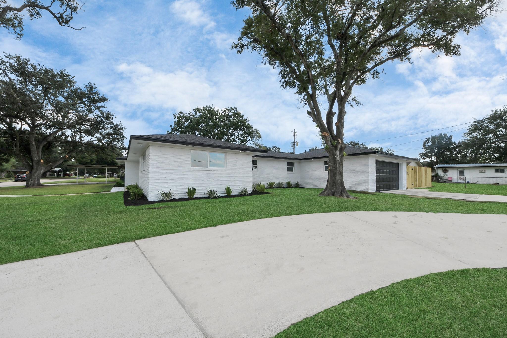 Image 4: side view of home