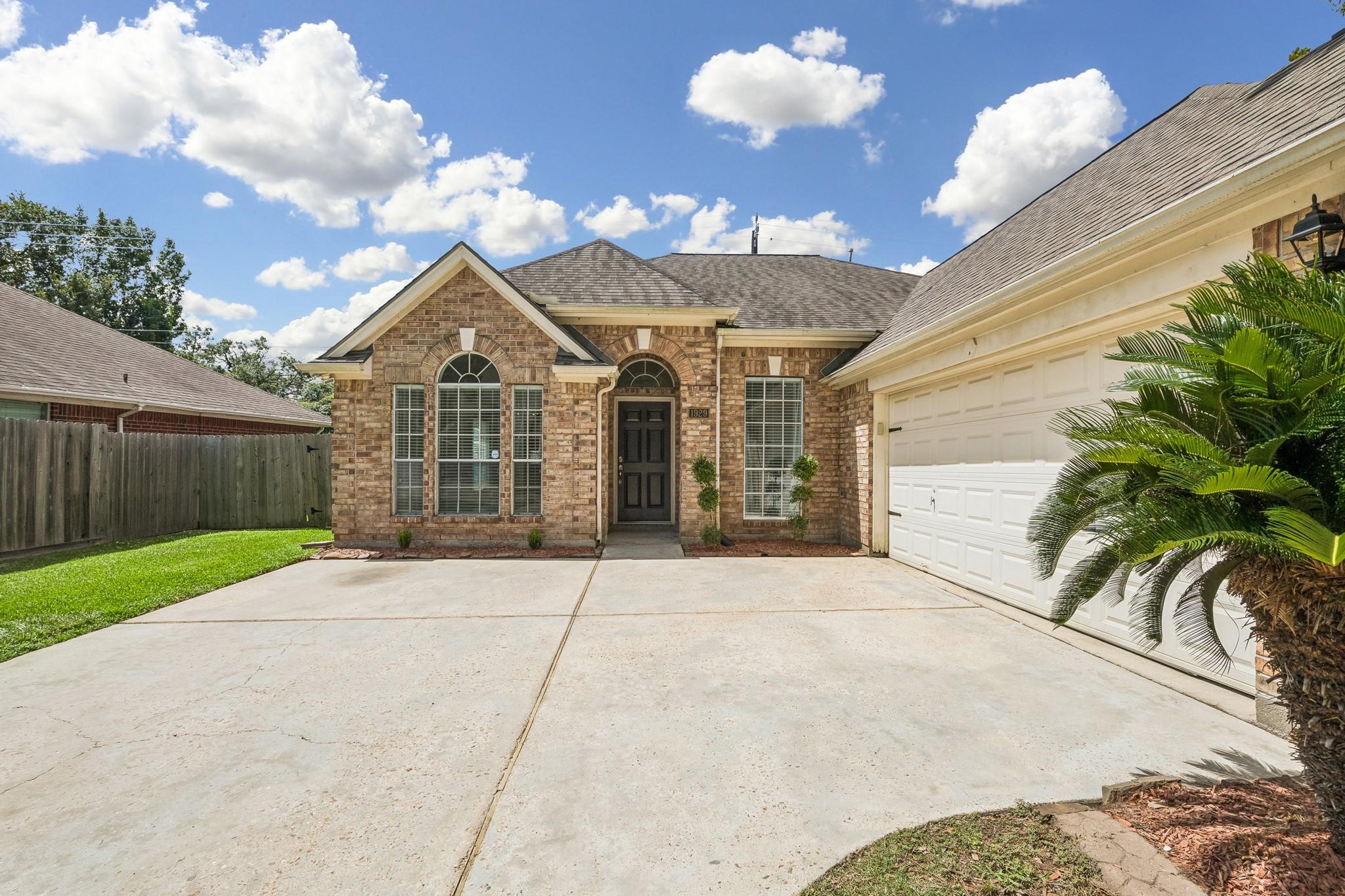 Image 3: Peaceful and quiet and smaller subdivision close t