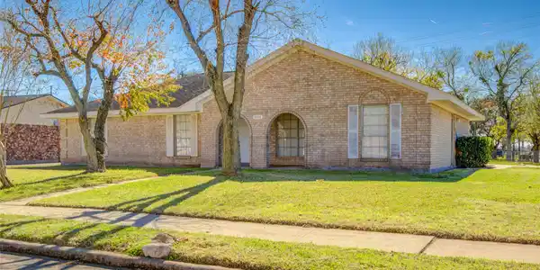 1801 Acacia Circle