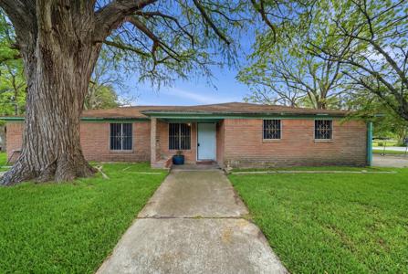 3002 Carolyn Street