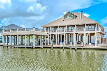 1245 Lagoon Drive