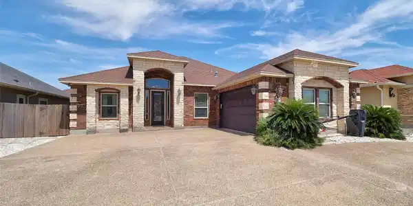 2317 Louisville Drive