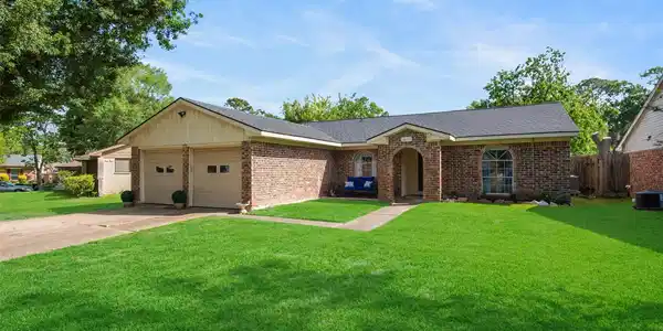 16111 La Cabana Drive