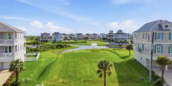 Image 4: This expansive 1/4-acre lot in
Pointe West offers