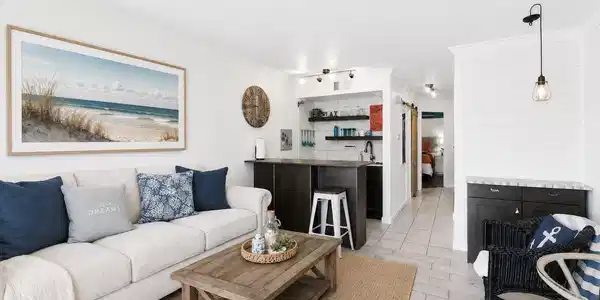 6300 Seawall Boulevard