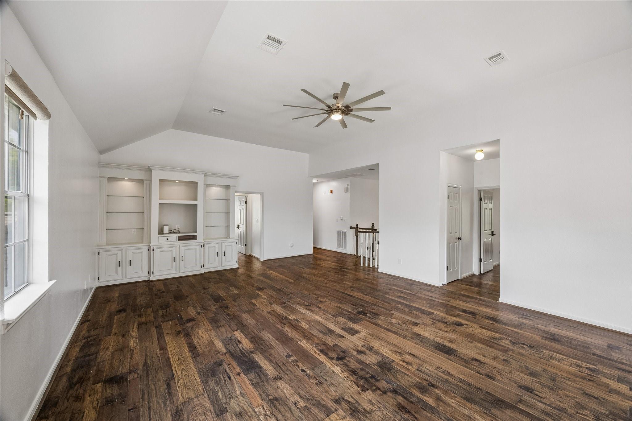 Image 4: Huge Upstairs Game Room with beautiful hardwood fl
