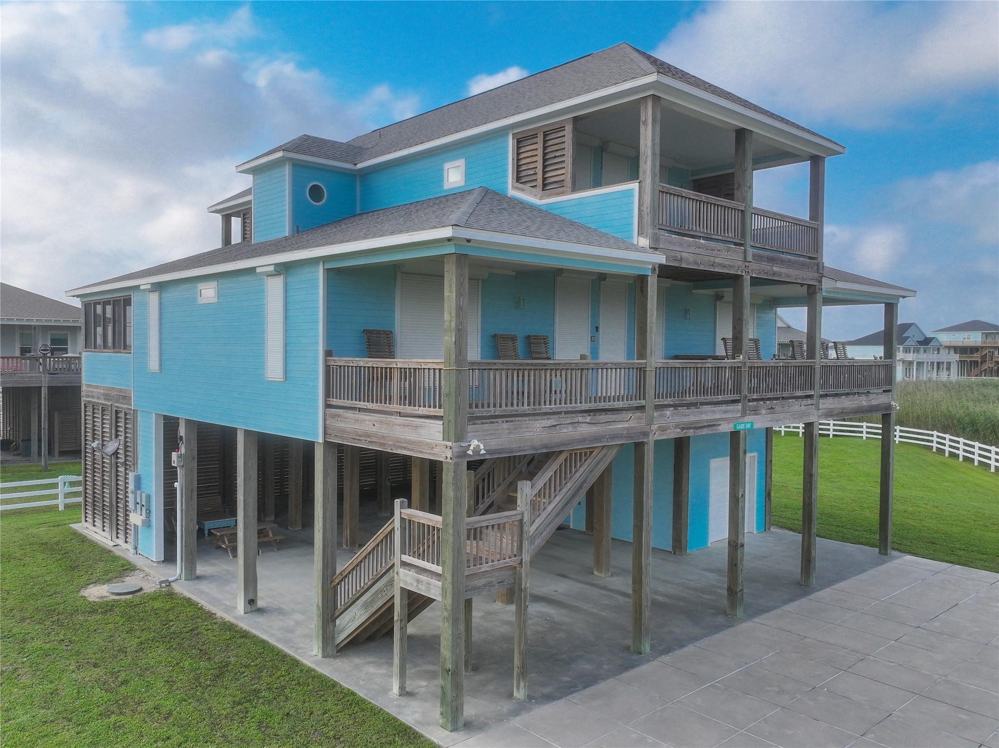 Image 2: Meticulously Maintained Dream Home!