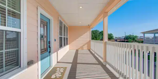 Image 3: Large covered front porch!