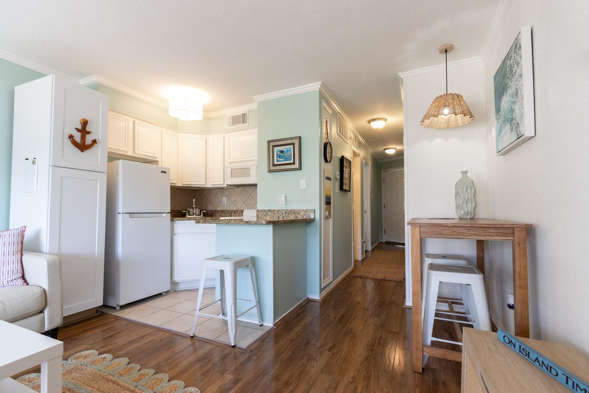 Image 2: Lots of room for entertaining
