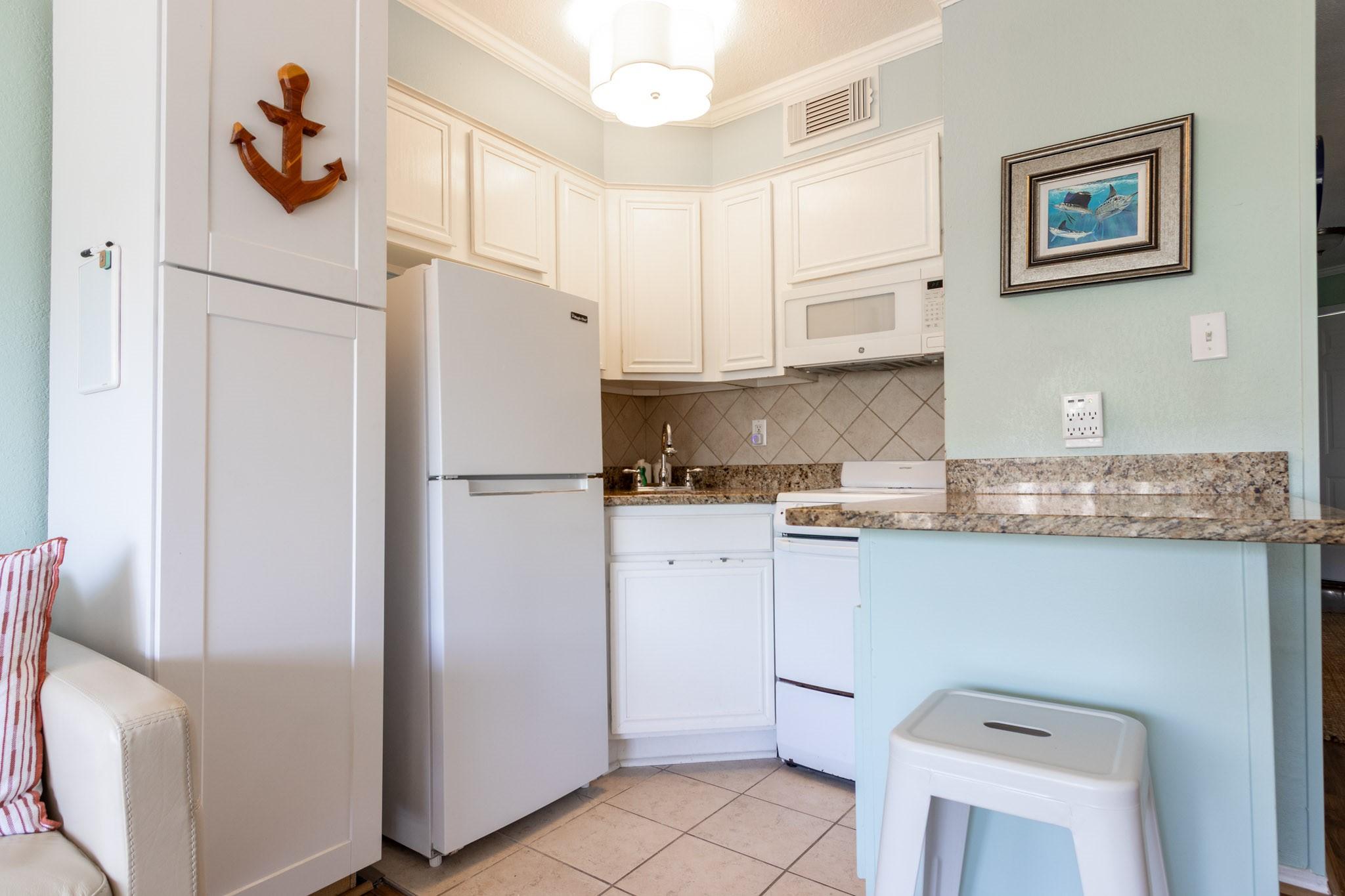 Image 3: Pantry for extra storage