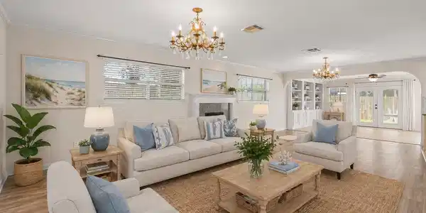 Image 3: Open airy floorplan with bright natural light *Vir