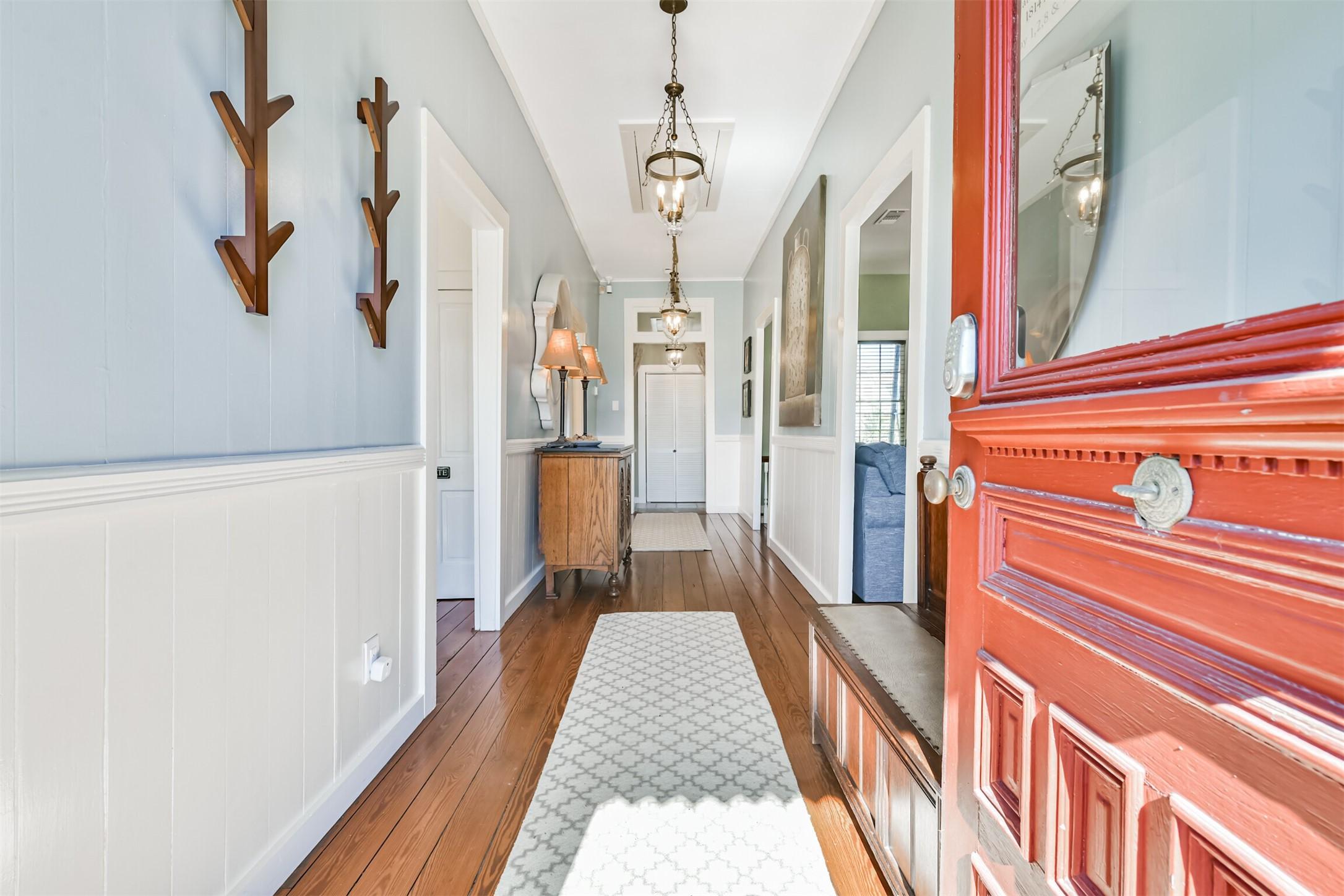 Image 3: entry way
