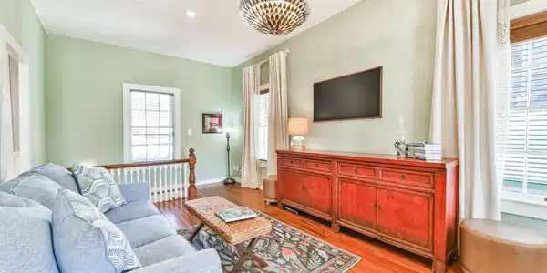 Image 4: living room