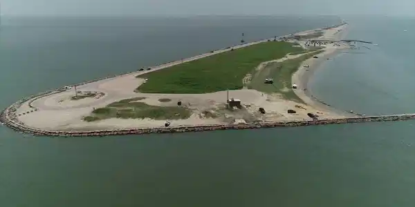 Image 4: Texas City Dike