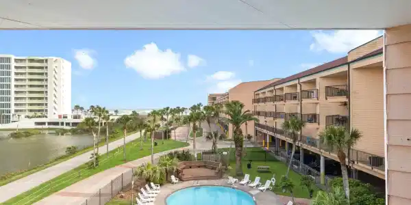 9520 Seawall Blvd
