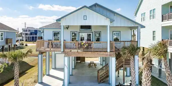 3942 Mendocino