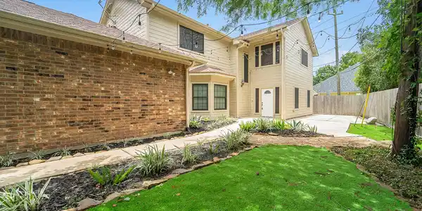 2052 Glencove Drive