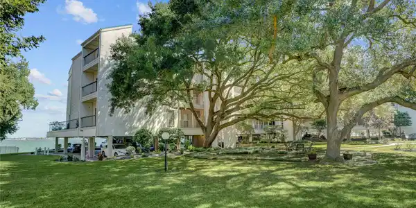 351 Lakeside Lane