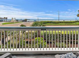6102 Seawall Boulevard