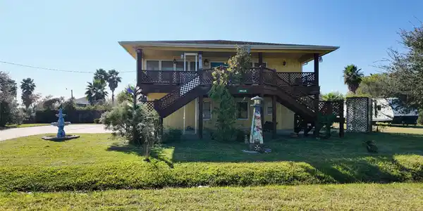 1126 W Canal Drive