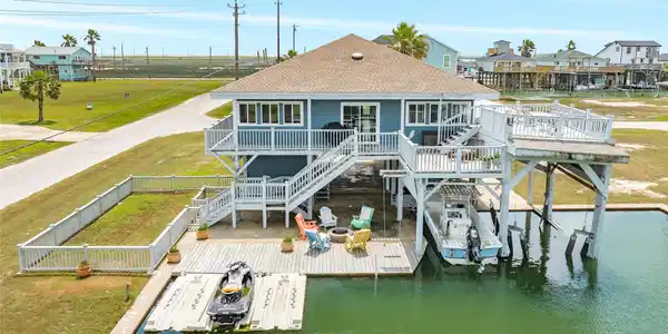 202 Schooner Drive