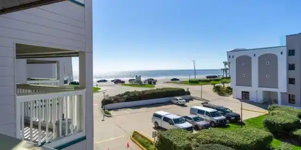 6102 Seawall Boulevard