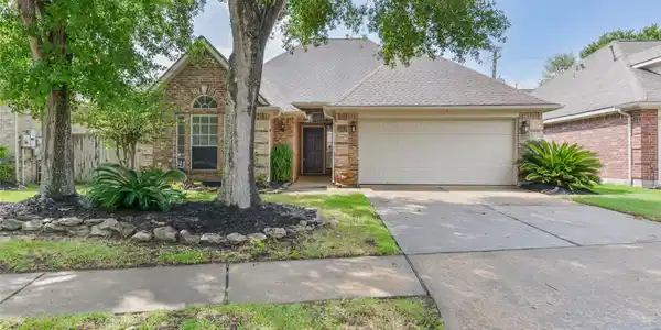 2529 Lakeside Landing