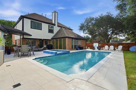 109 Laguna Pointe Drive