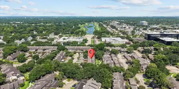 Image 4: Elevated neighborhood view showing the property&rsquo;s