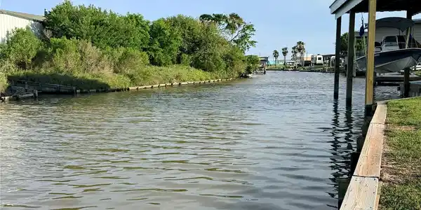 Image 4: Canal facing South.