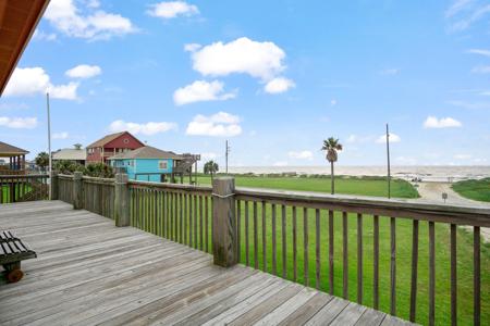 2902 Lakeside Drive