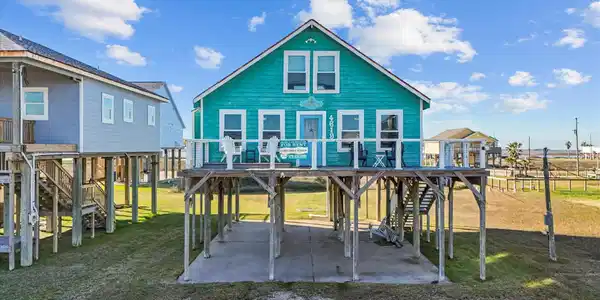 4619 Blue Water Highway