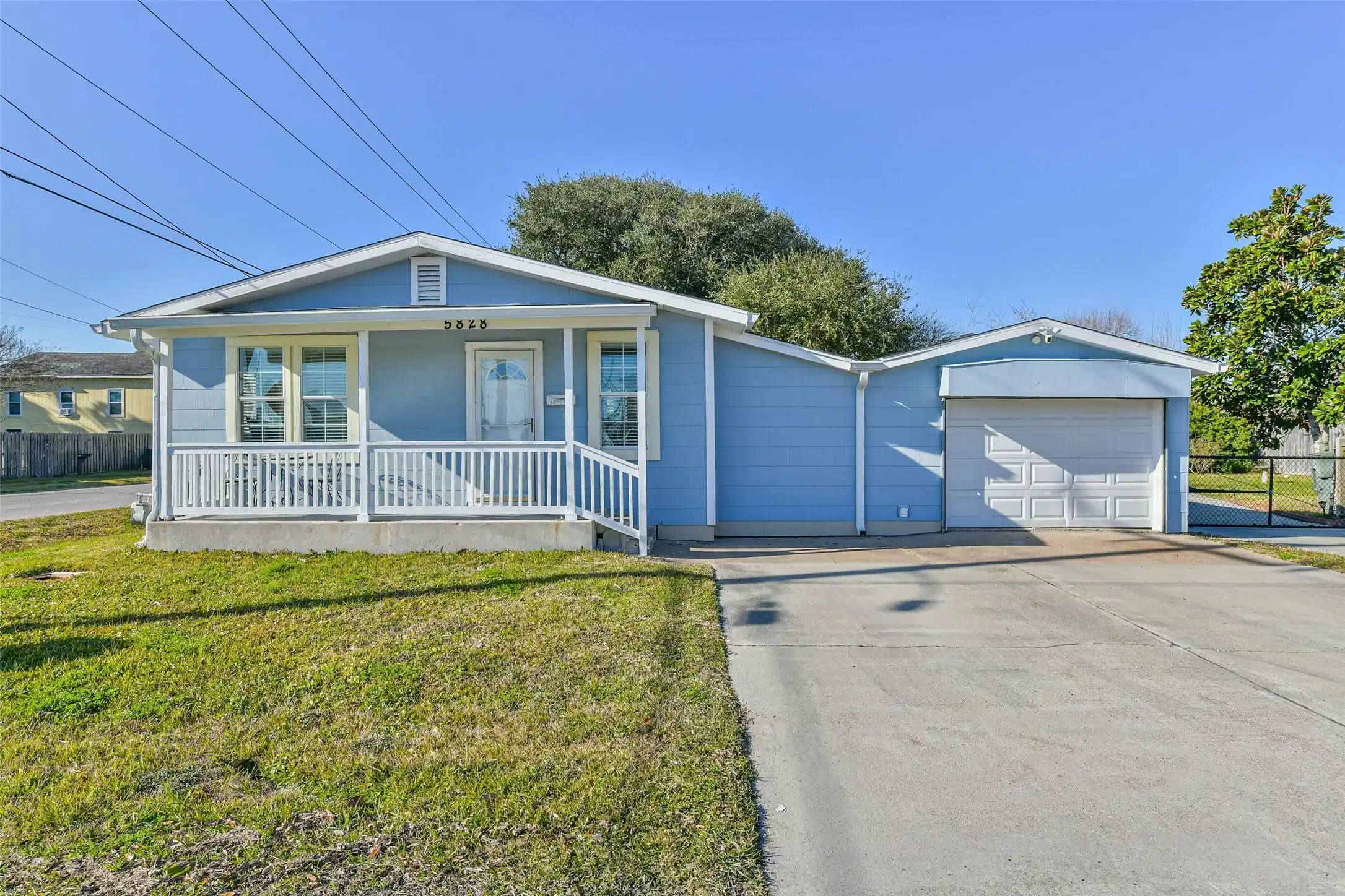 Image 1: Corner lot with good size yard and large driveway