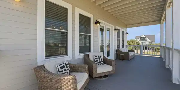 Image 2: Elevated island living begins the moment you arriv