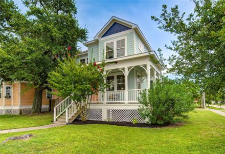 4509 N Live Oak Circle