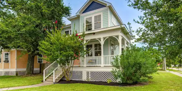 4509 N Live Oak Circle