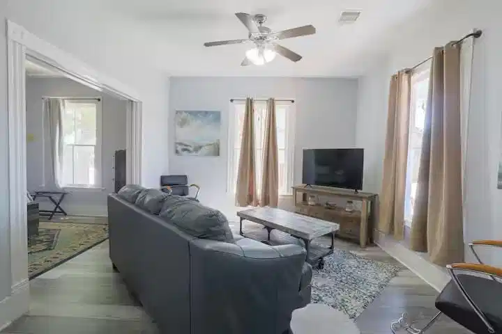 Image 1: Living Room