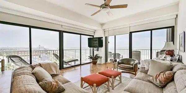 7700 Seawall Boulevard