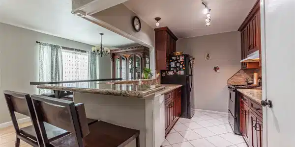 18218 Heritage Lane