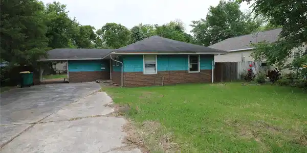618 Azalea Drive